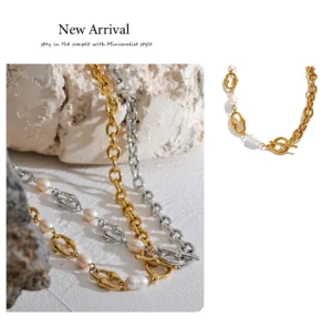 S3bdd545f20e34810b35c3836bb7b3e26a.webp The Aura Pearl Toggle Necklace – 18K Gold PVD Plated