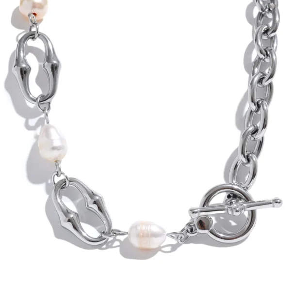S77fdfe3b7c3a4bd4968db0322ee5fd87O.webp The Aura Pearl Toggle Necklace – 18K Gold PVD Plated