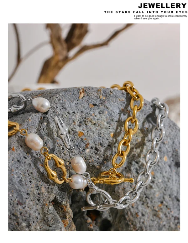 S8aa7940f95264fe095d6707e8fb9ff6eO.webp The Aura Pearl Toggle Necklace – 18K Gold PVD Plated