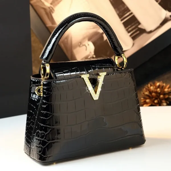 S9b5c6c505ec246c2aec18d1bdd9fcf57z.webp Modern Crocodile Pattern Luxe Shell Crossbody