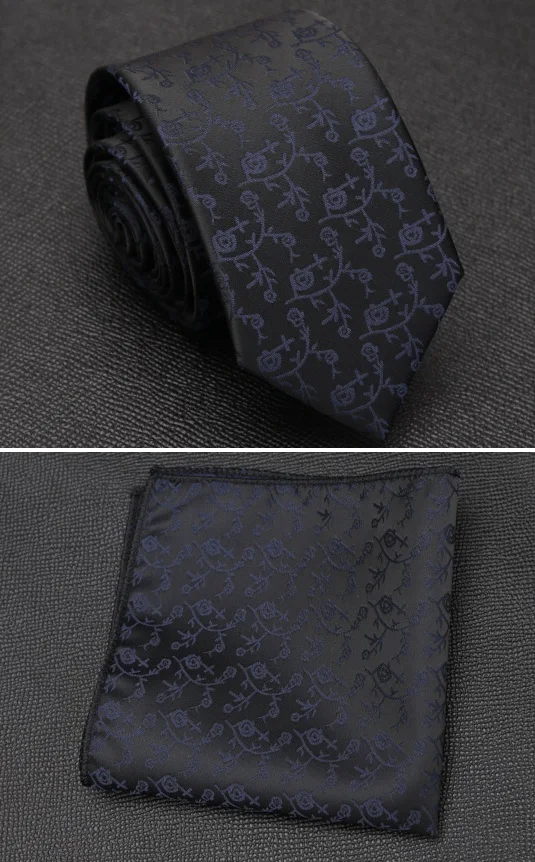 Regency-style tie with a luxurious silky texture