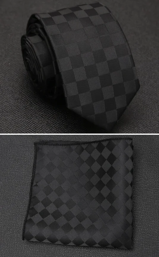 Regency-style tie with a luxurious silky texture