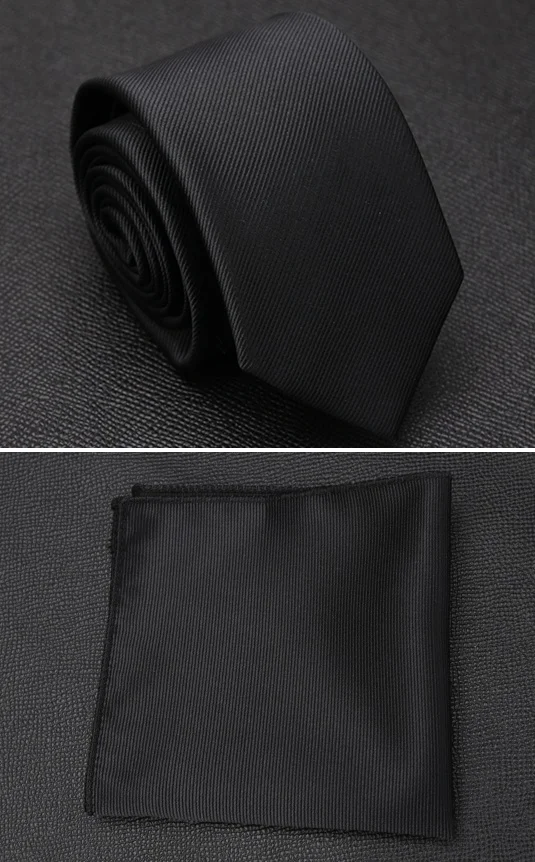 Regency-style tie with a luxurious silky texture