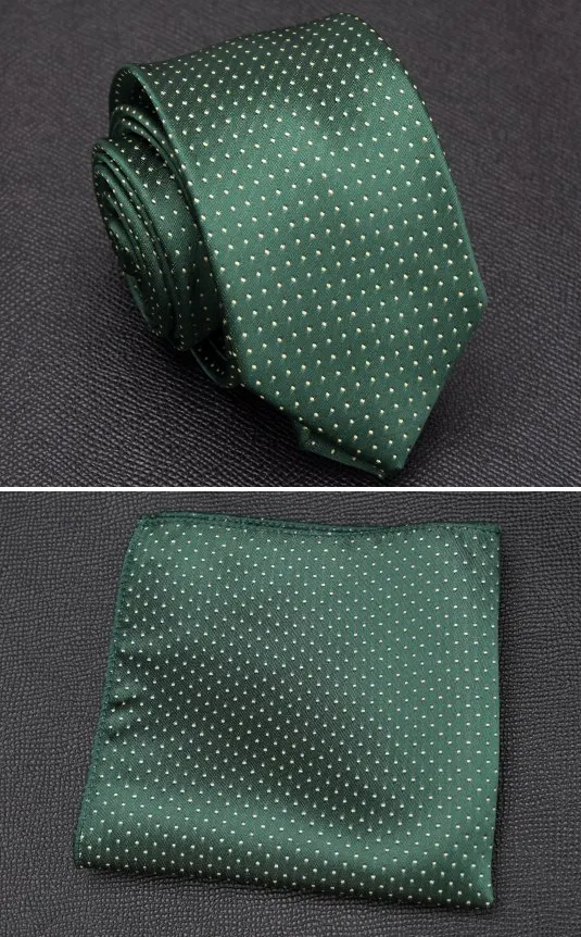 Regency-style tie with a luxurious silky texture