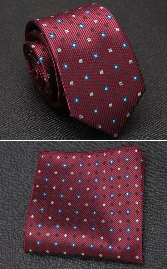 Regency-style tie with a luxurious silky texture