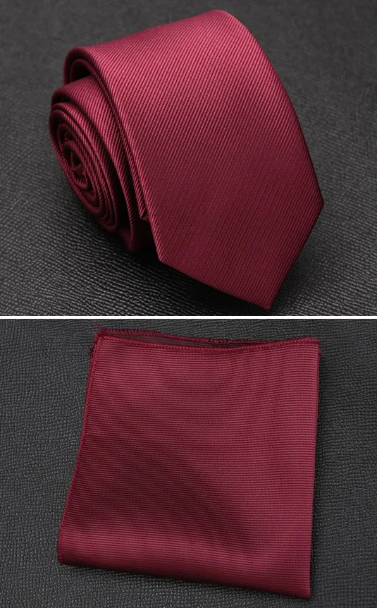 Regency-style tie with a luxurious silky texture