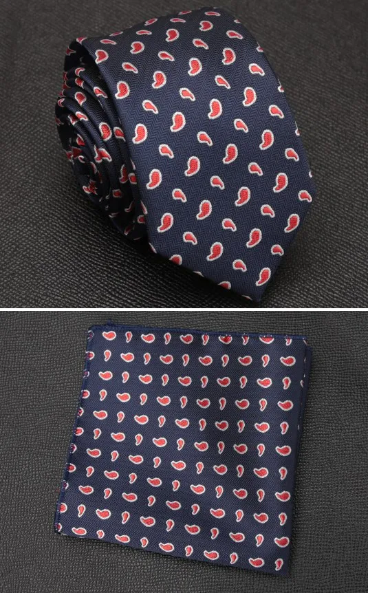 Regency-style tie with a luxurious silky texture